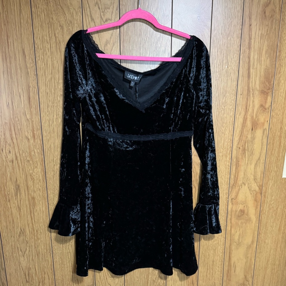 Widow Black Velvet Long Sleeve Dress Size XL NWT